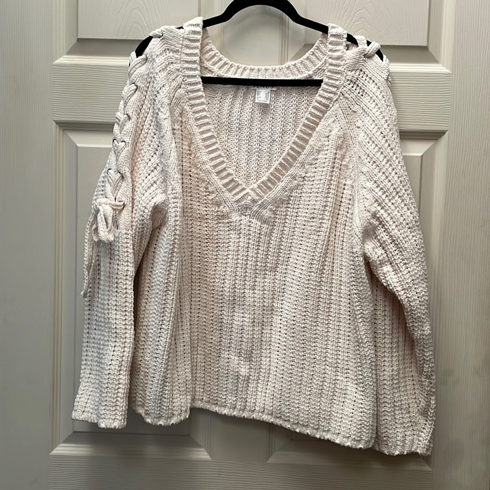 NWOT ⭐️TEDDY BEAR SOFT!!⭐️ VENUS THICK Beige Sweater with Lace-Ip Sleeves, 2x